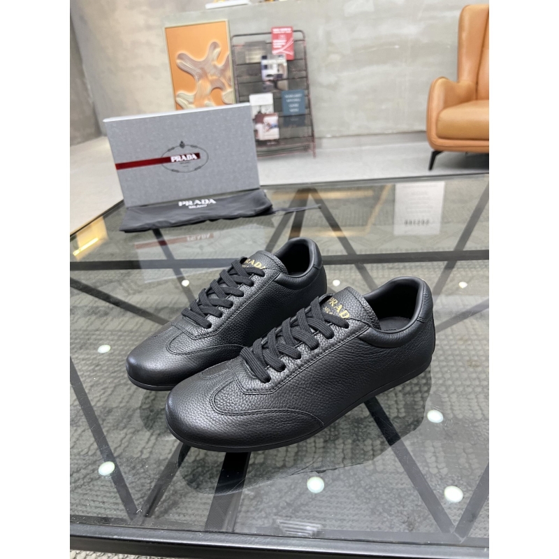 Pra*a casual shoes